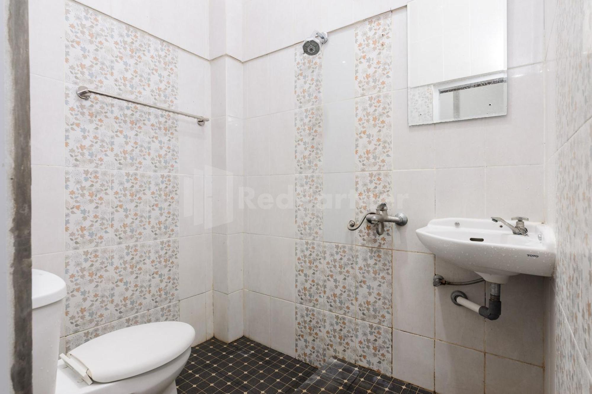 Ian Hotel Jaksa Mitra Reddoorz Jacarta Exterior foto