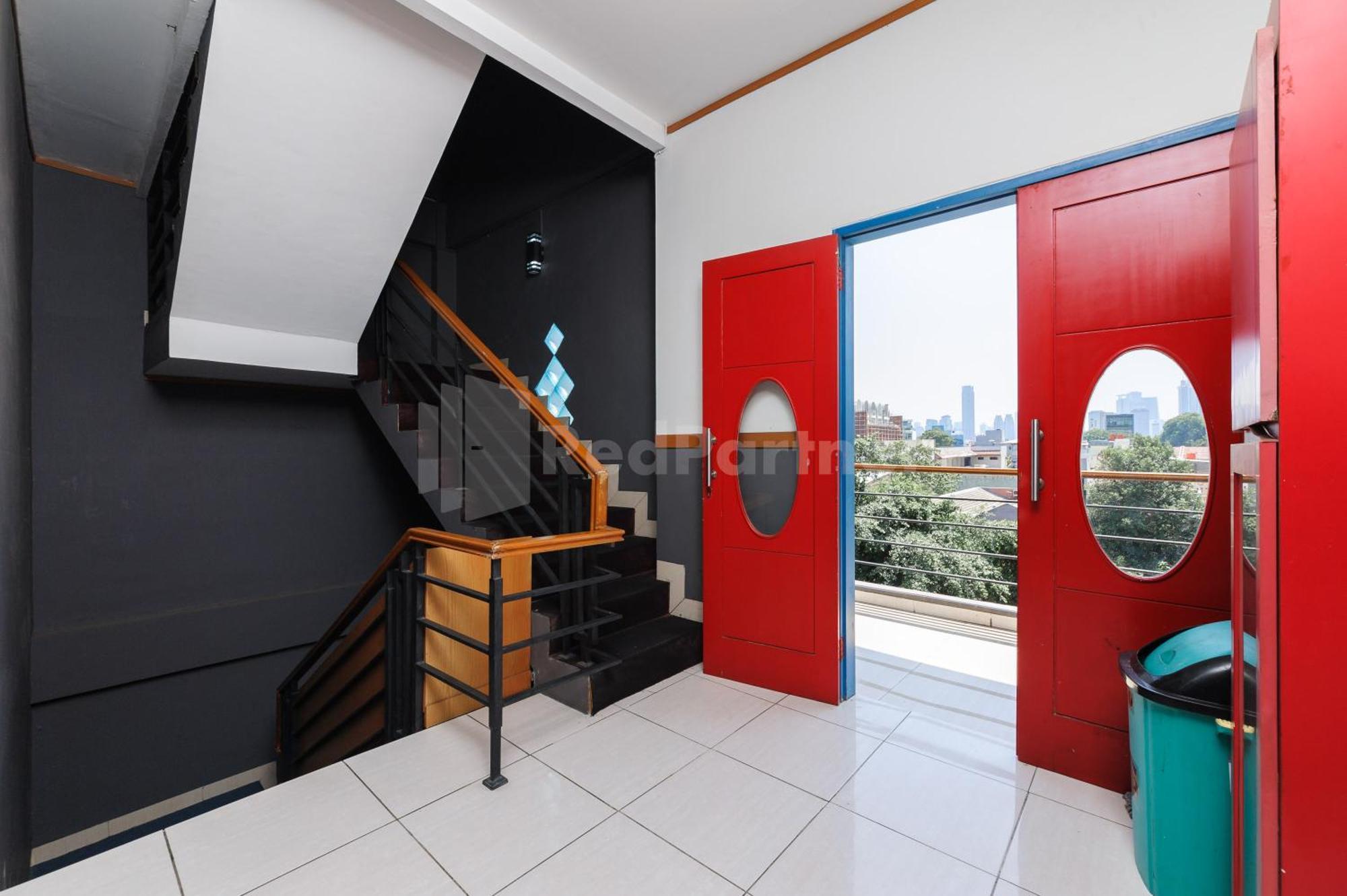 Ian Hotel Jaksa Mitra Reddoorz Jacarta Exterior foto