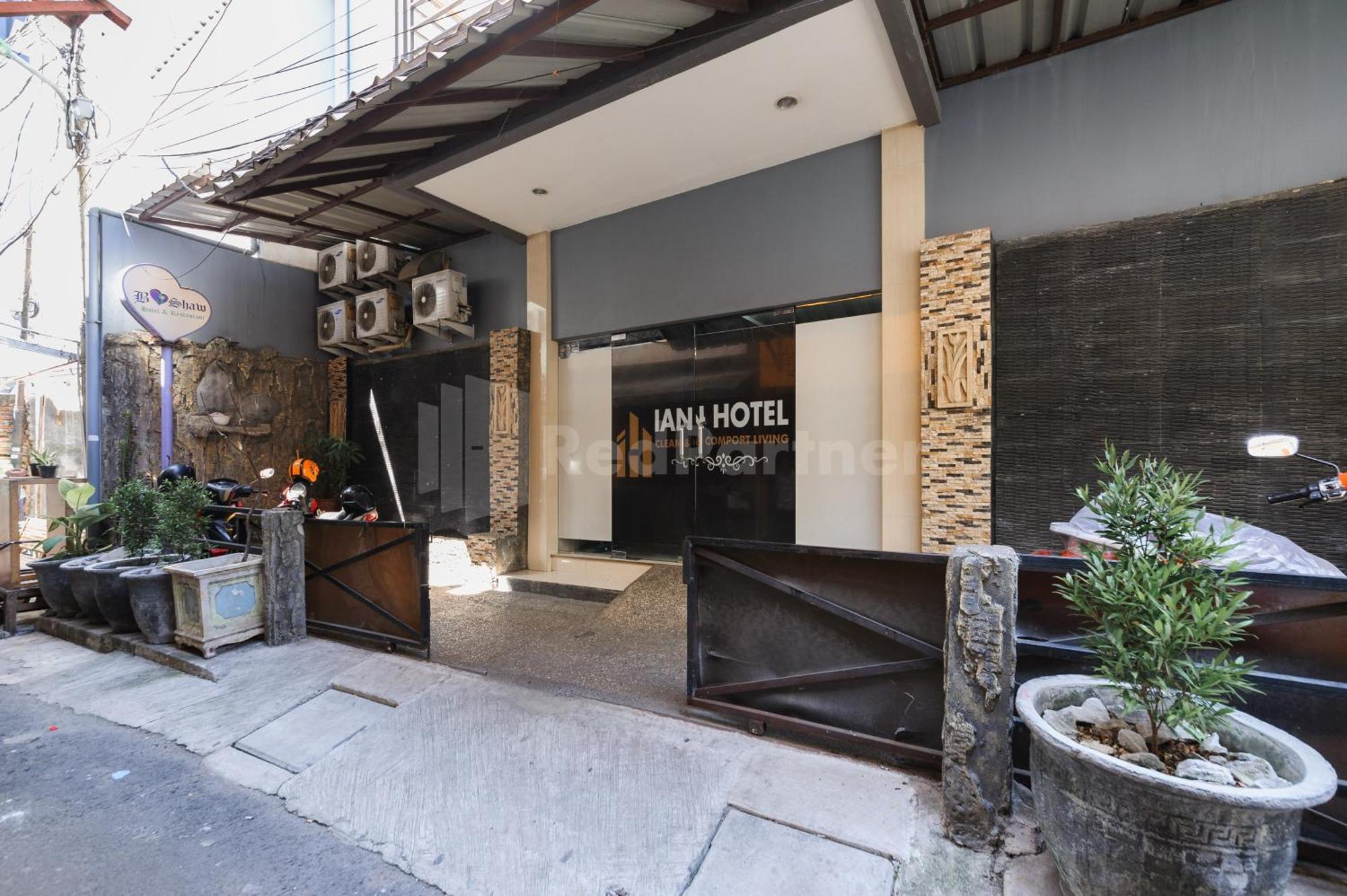 Ian Hotel Jaksa Mitra Reddoorz Jacarta Exterior foto