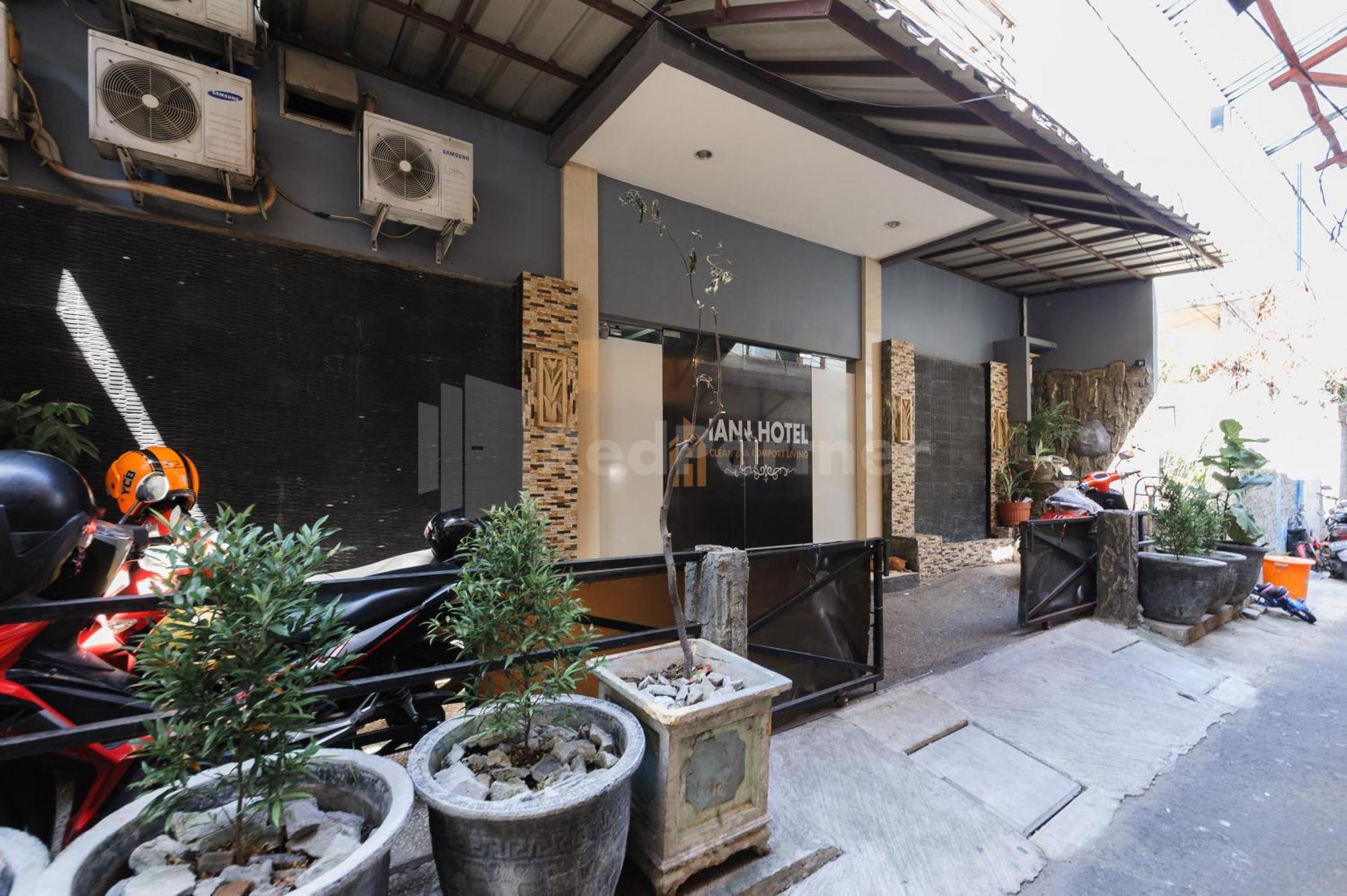 Ian Hotel Jaksa Mitra Reddoorz Jacarta Exterior foto