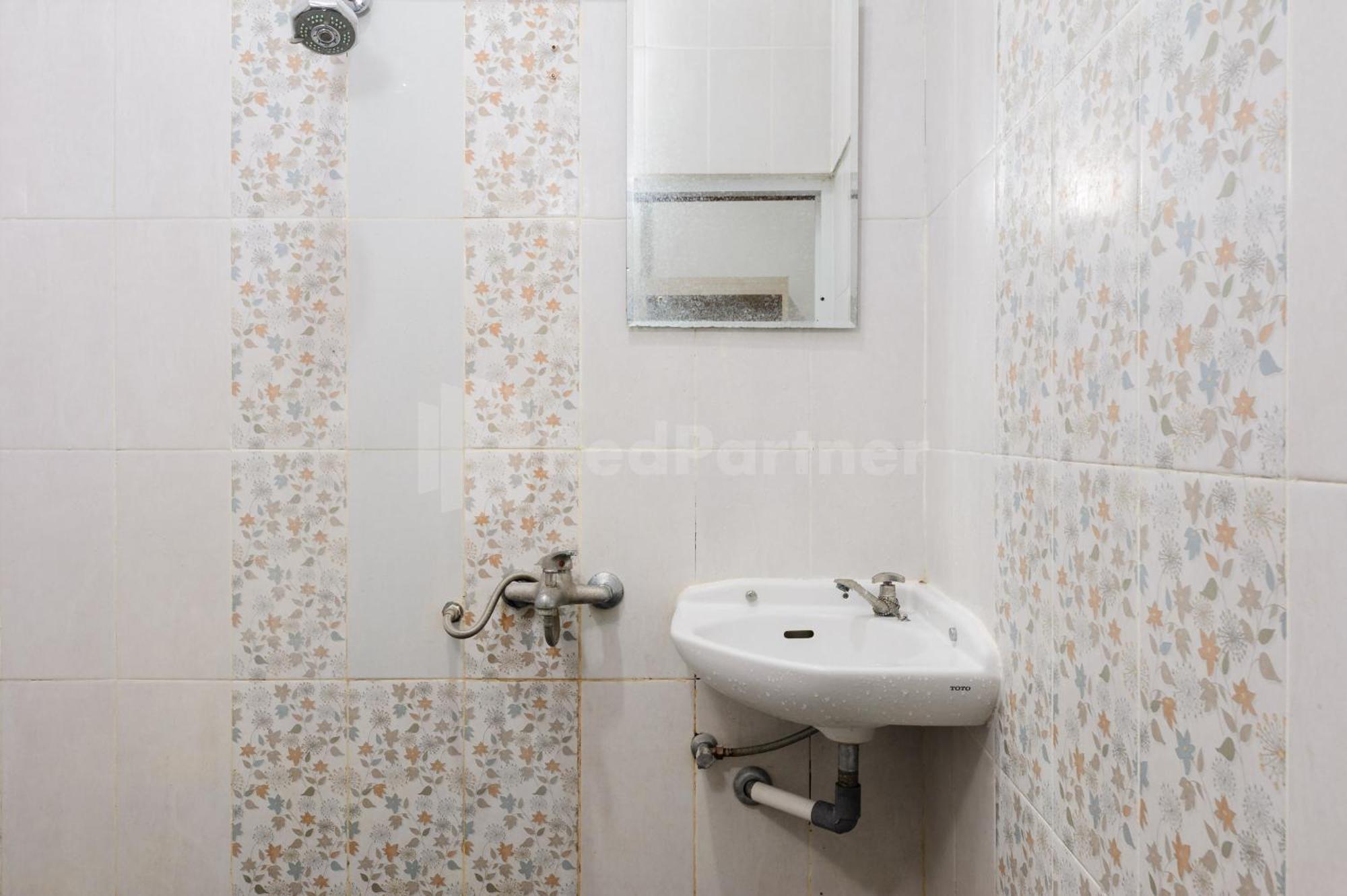 Ian Hotel Jaksa Mitra Reddoorz Jacarta Exterior foto